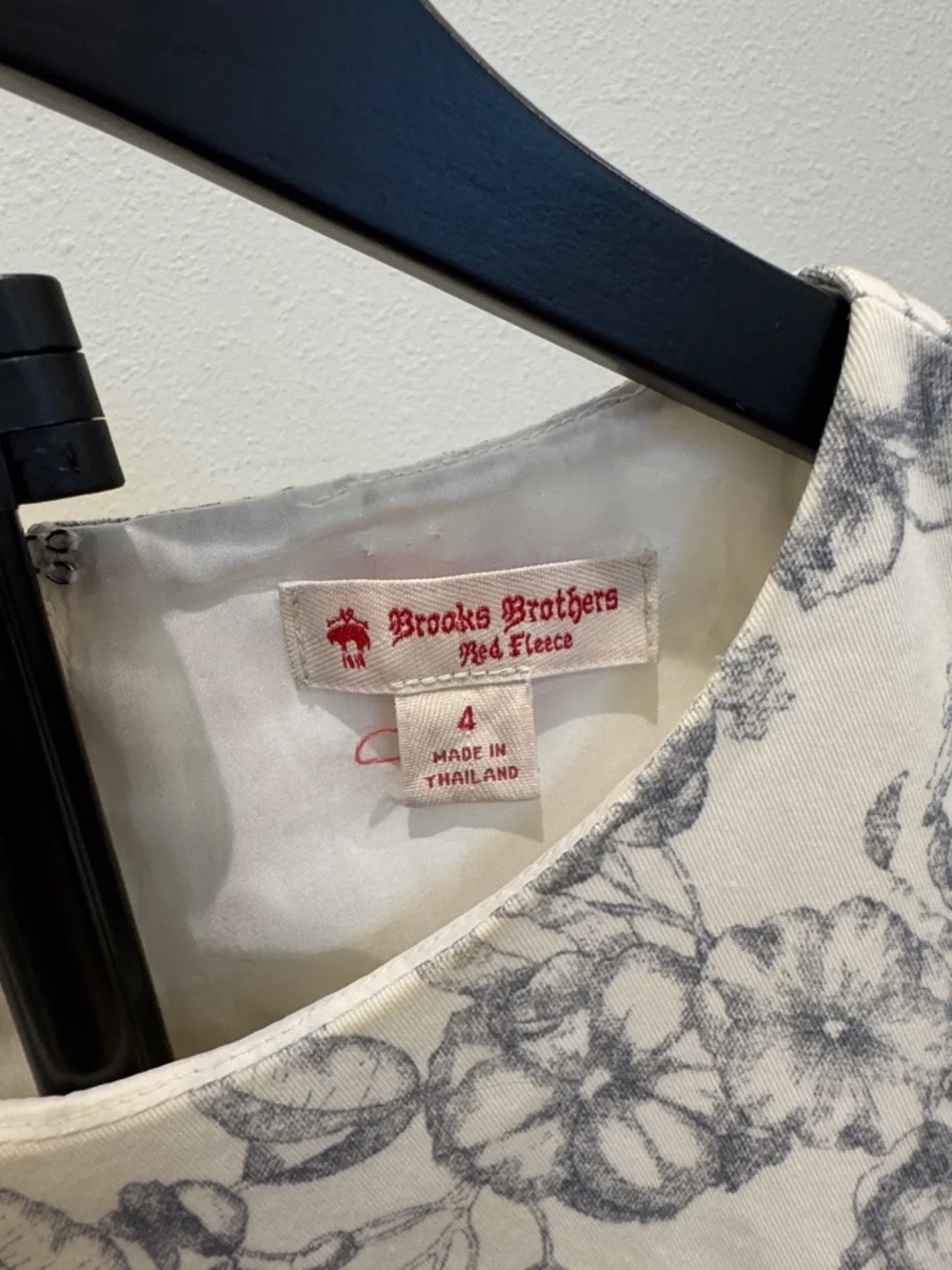 Brooks Brothers White‎ and Gray Floral Short-Sleeve Sheath Dress